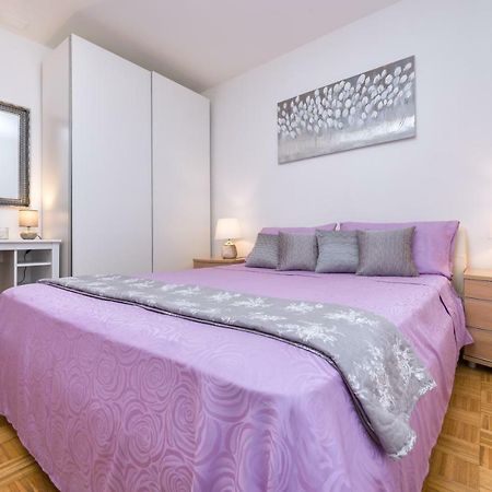 Apartment Kristina, Comfortable And Close To The Center Split Exterior foto