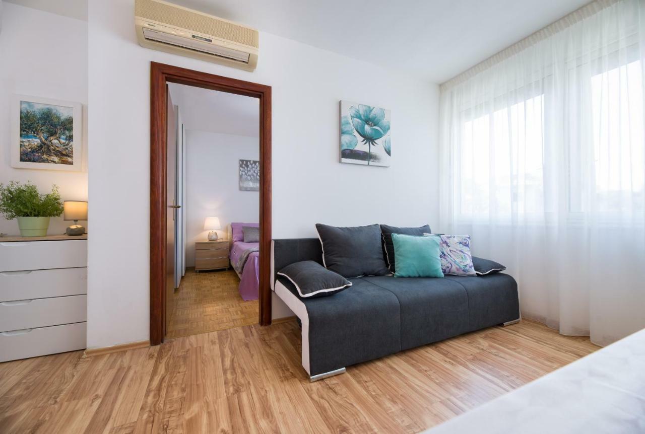 Apartment Kristina, Comfortable And Close To The Center Split Exterior foto